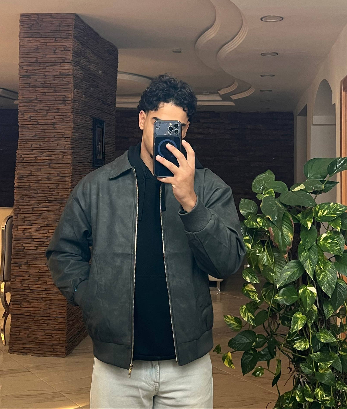 𝚂𝚃𝚁𝙴𝙴𝚃𝚆𝙴𝙰𝚁 𝚂𝚄𝙴𝙳𝙴 𝙹𝙰𝙲𝙺𝙴𝚃